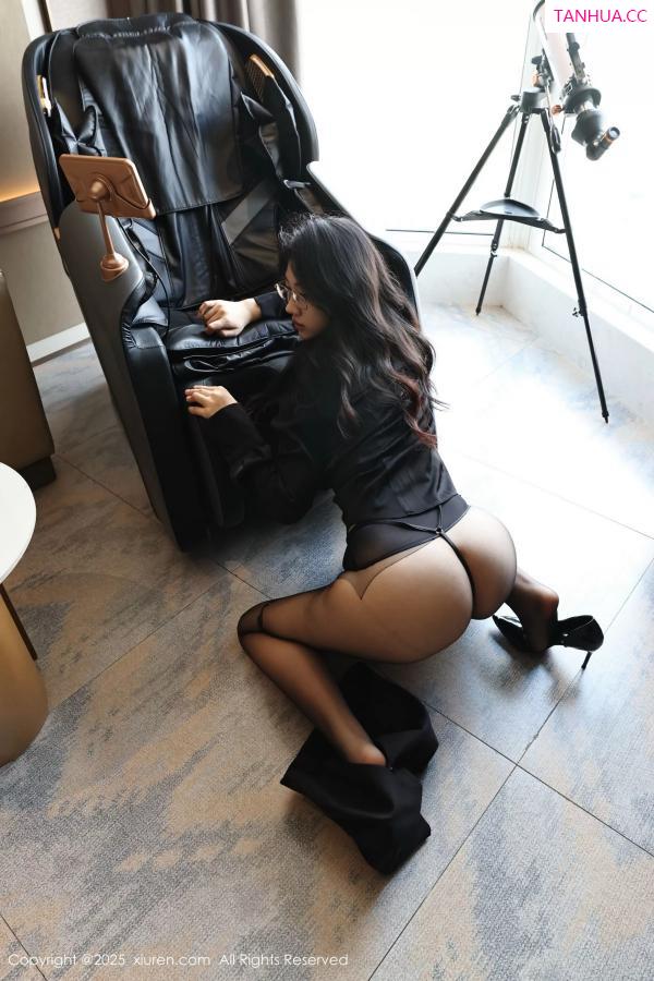   [XiuRen]高清写真图 2025.04.18 No.10167 小芭乐 黑色OL第26张图片